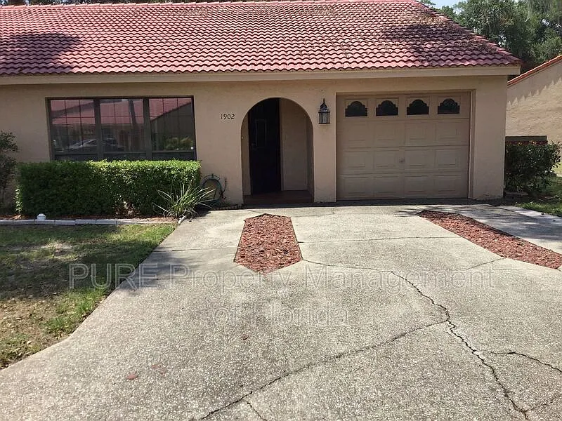 1902 SW 35th Ave