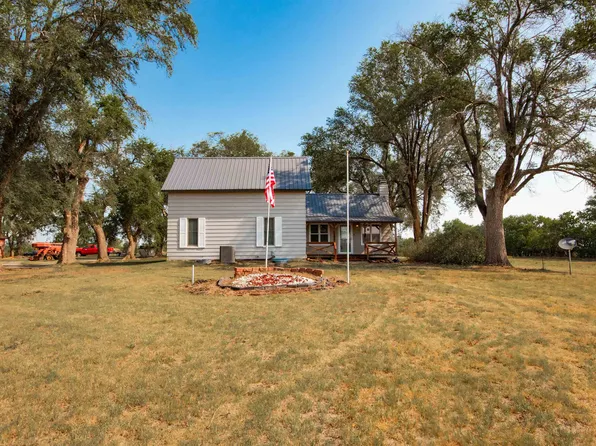 19014 W Parallel Rd, Arlington, KS 67514