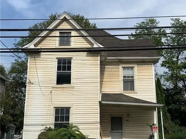 140 McGovern Blvd, Crescent, PA 15046