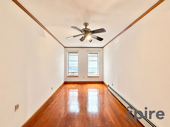 3rd image of 425 Lincoln Pl APT 3