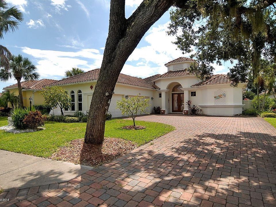 1st image of 832 Aquarina Blvd