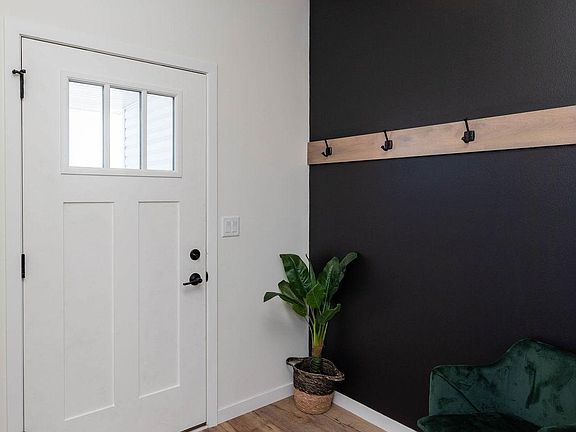 5th image of 102 Lindsey Ct