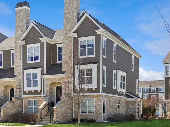 5760 S Washington St #704, Hinsdale, IL 60521