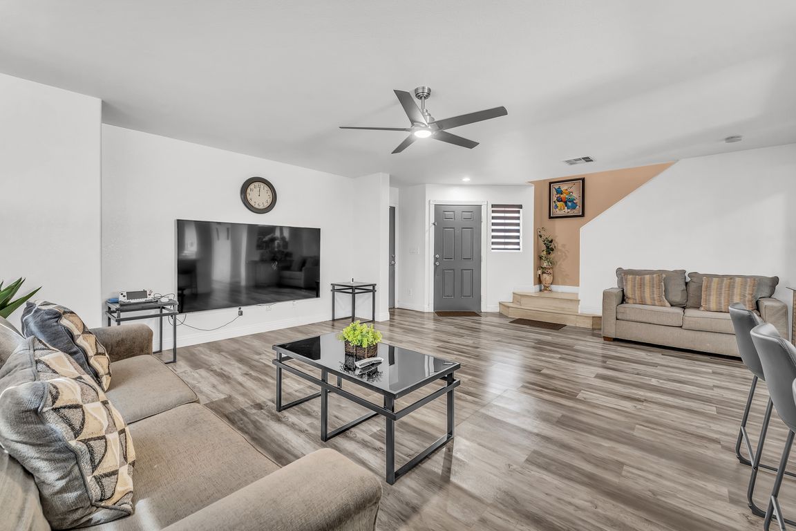 next background image