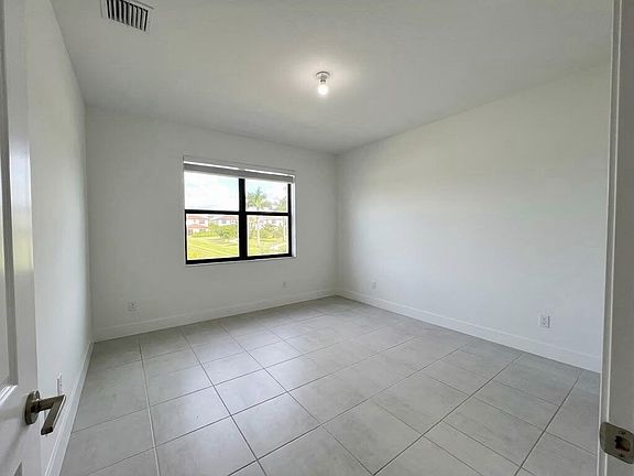 4th image of 5553 Quiet Lake Pl