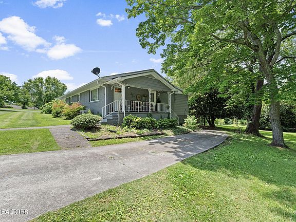 2nd image of 3821 Nathaniel Rd