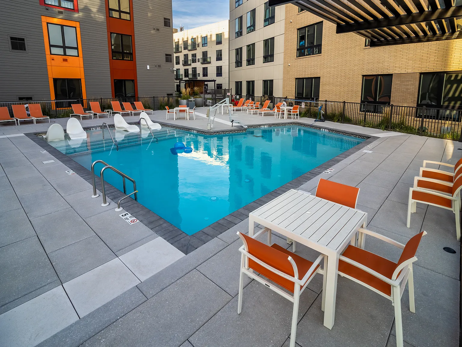 Center Square Lofts West — Photo 4