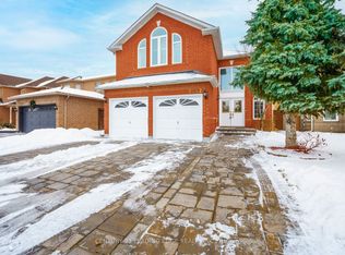 7282 Terragar Blvd, Mississauga, ON L5N 7L8