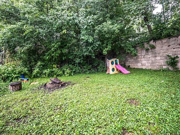 3rd image of 1113 6th St E