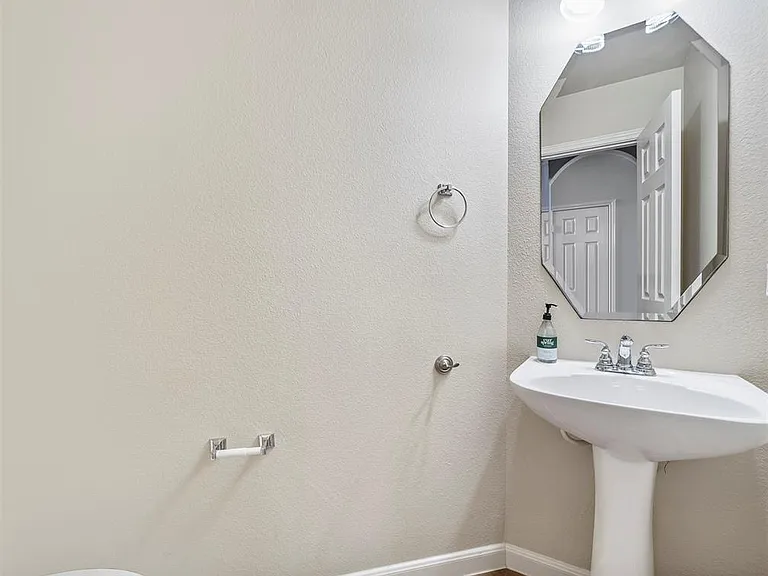 26235 Salt Creek Ln — Photo 18