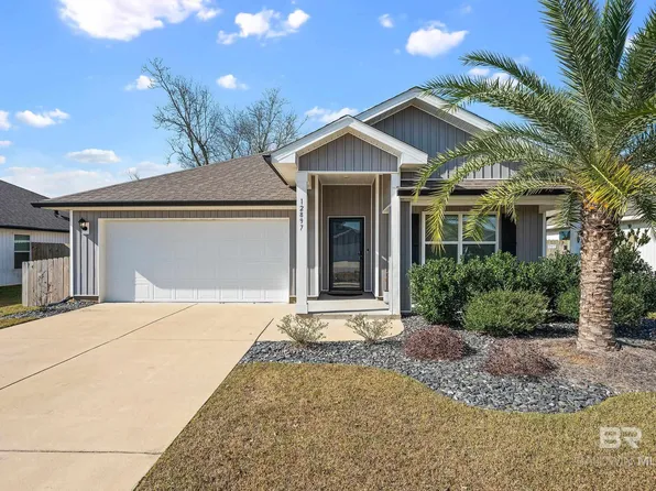 12897 Prairie Field Dr, Lillian, AL 36549