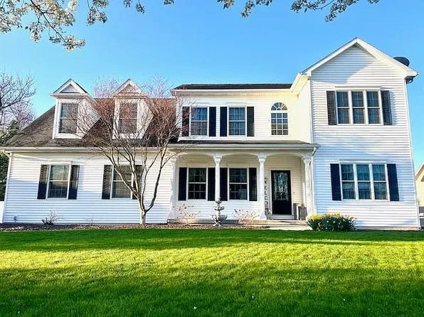 2170 Niethammer Dr, Bay City, MI 48706