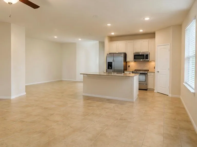 1522 Heartwood Dr — Photo 4