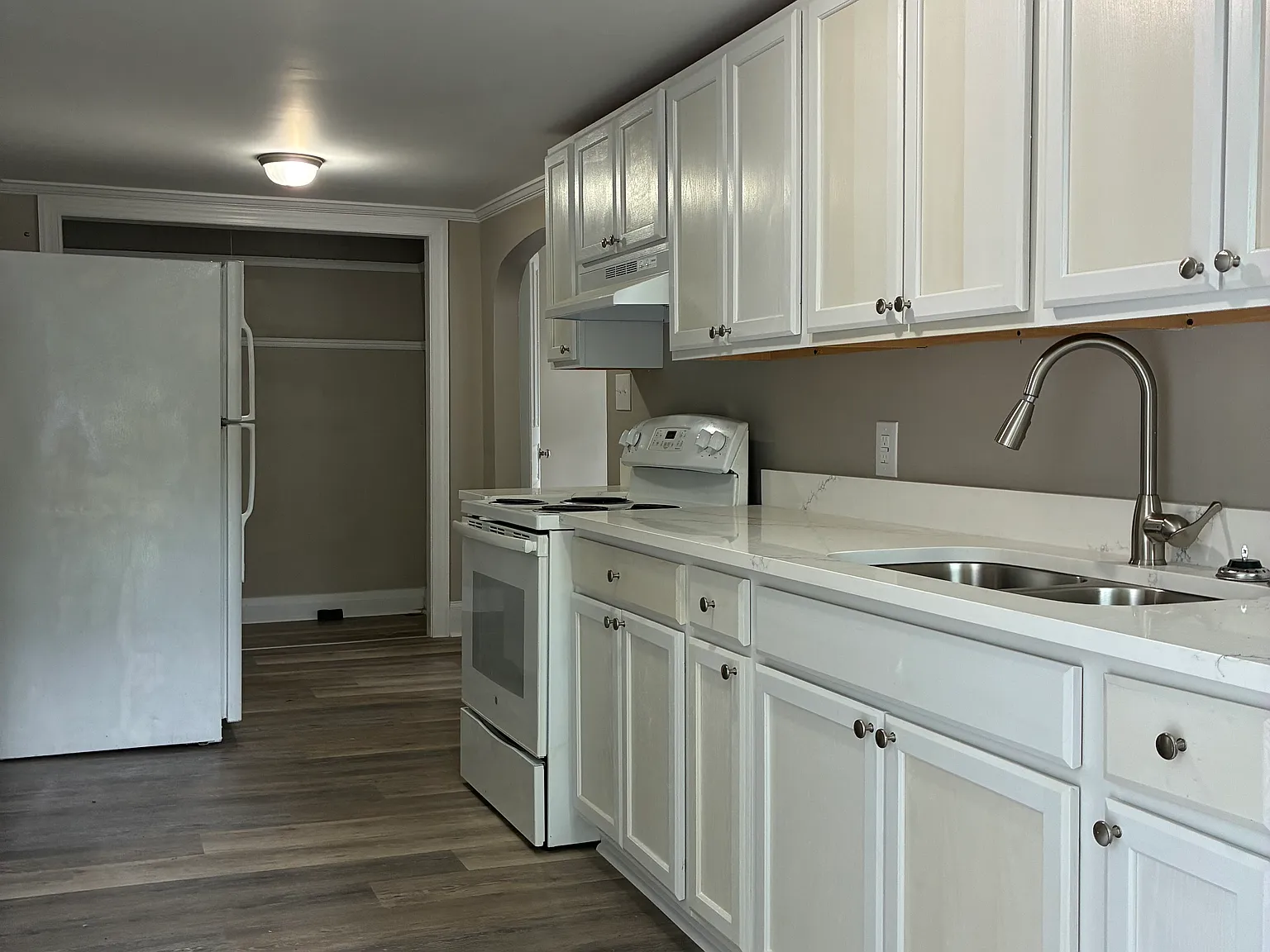 2 bed, 841 sqft, $1,050 — Photo 4