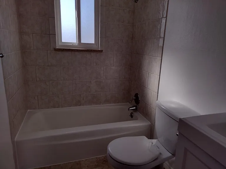 4094 N Zuni St — Photo 7
