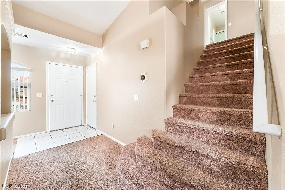 3 bed, 2.5 bath, 1524 sqft, $1,999 — Photo 3