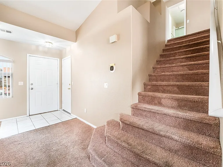 8725 Autumn Valley Ave — Photo 3