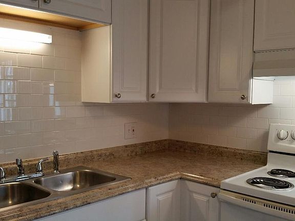 New Kitchen Cabinets and Countertop