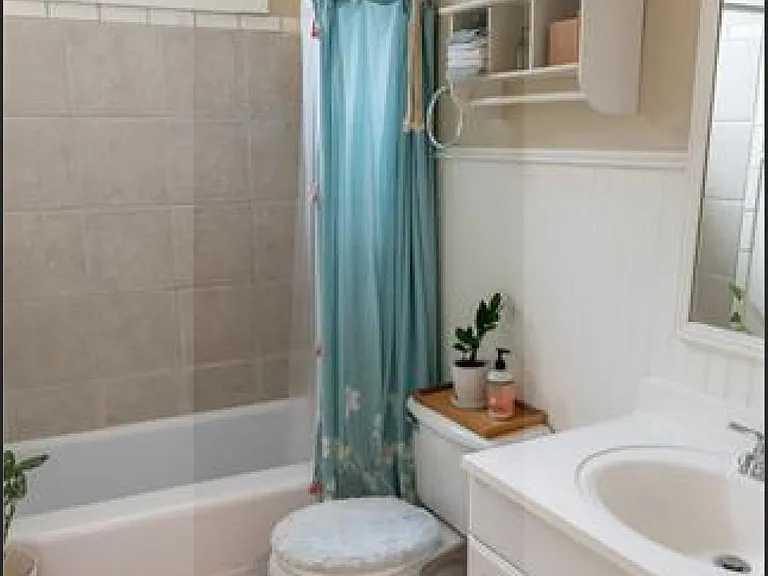 2nd bathroom