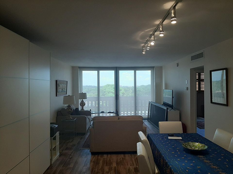 1st image of 90 Edgewater Dr #Penthouse 9
