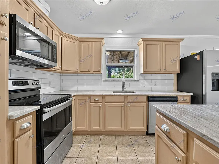 1901 Knoxville Dr — Photo 9