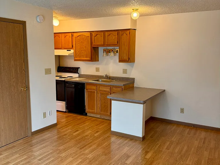 13 E Burlington St #115 — Photo 3