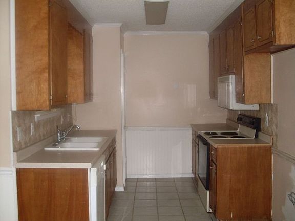 3rd image of 6411 Meadow Field Cir