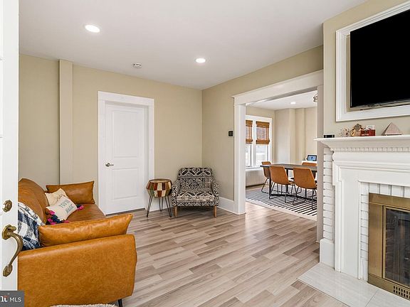 5th image of 4053 Nottingham Way