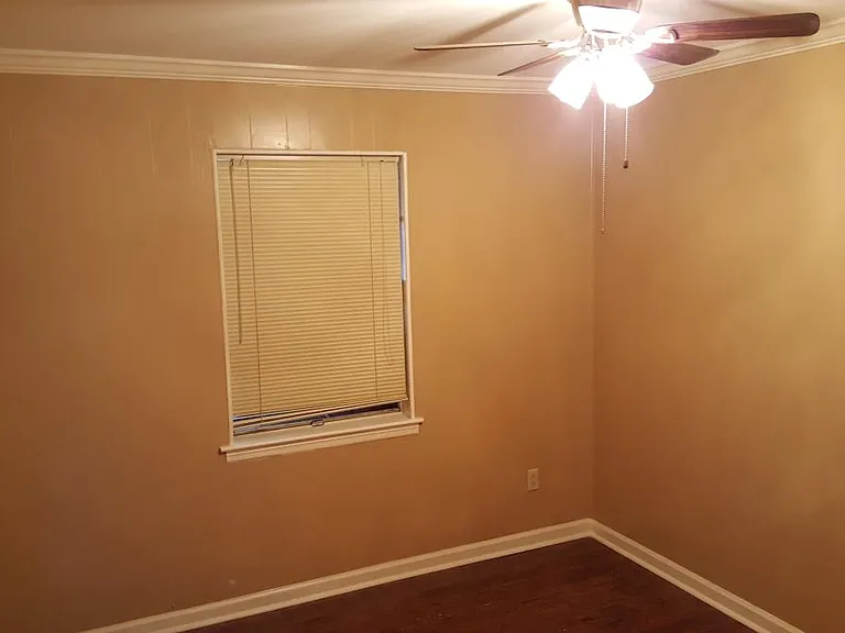804 Fairmont Ln — Photo 9