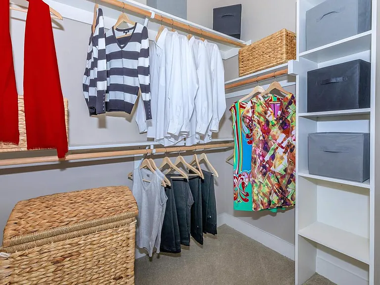 SPACIOUS WALK-IN CLOSETS