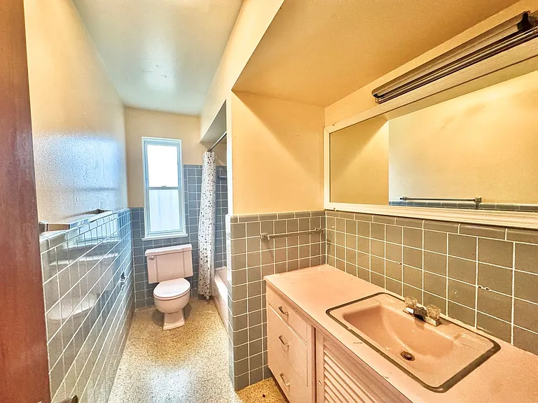 2655 Hyman Pl — Photo 7