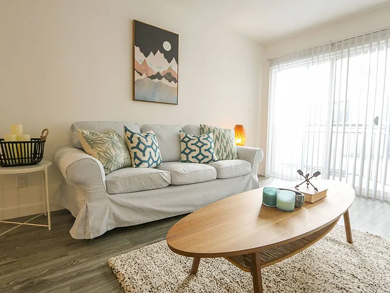 Westwood Riviera Apartments — Photo 52