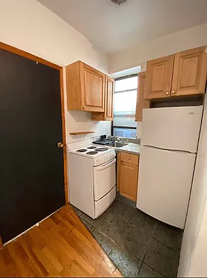 Rented by KNOCKKNOCK LLC | media 12