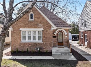 2915 N 72nd St, Milwaukee, WI 53210