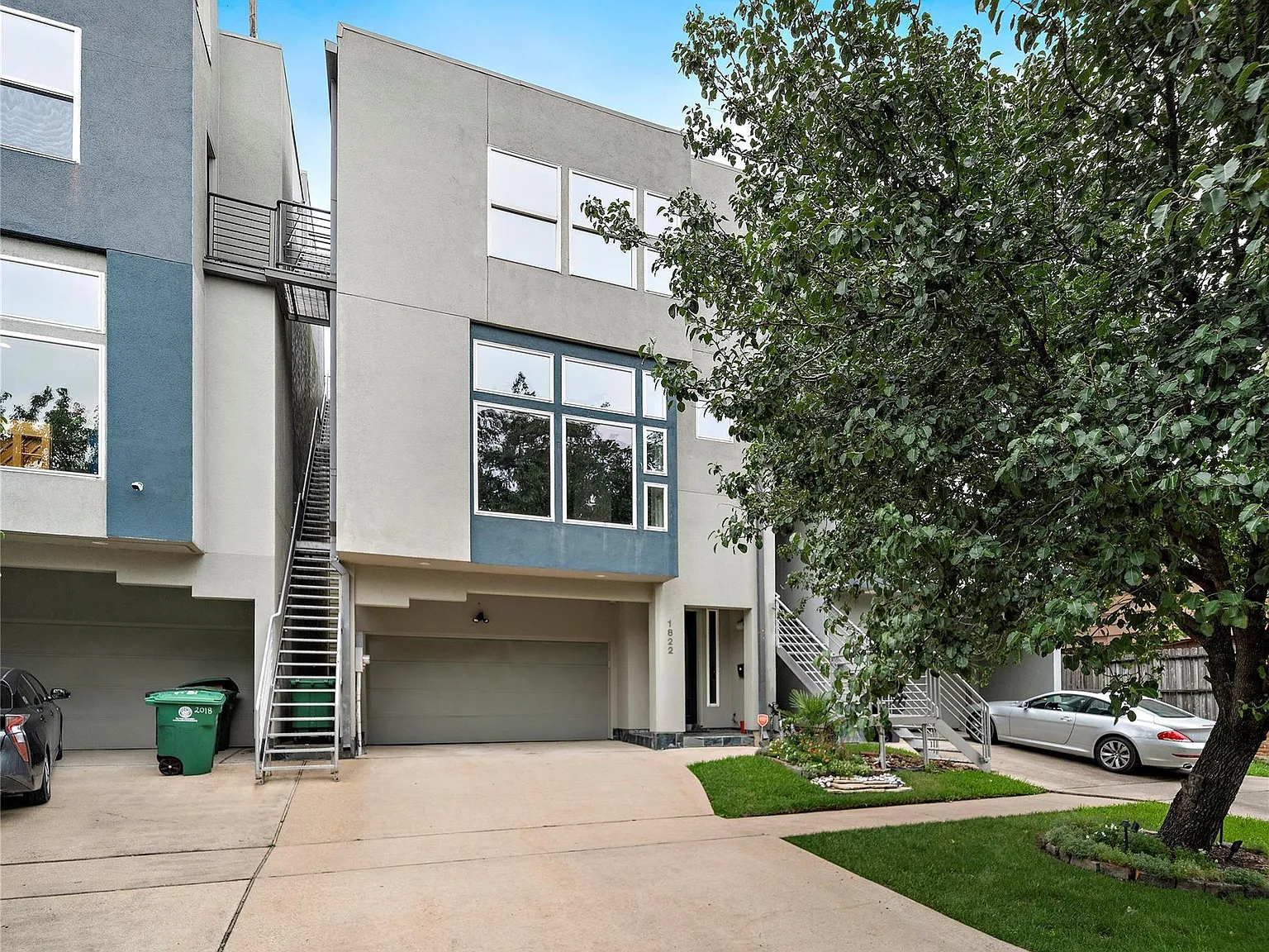 3 bed, 3.5 bath, $4,300 — Photo 1
