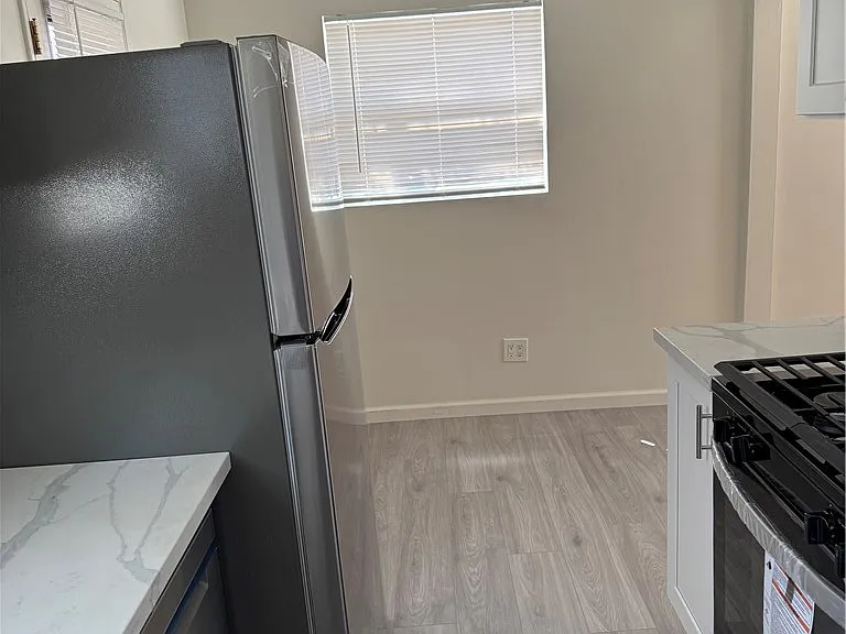 873 Carillo Dr — Photo 3