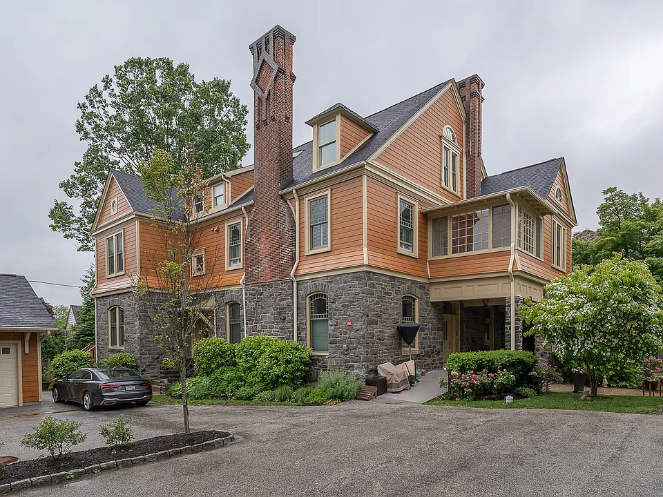 206 Price Ave