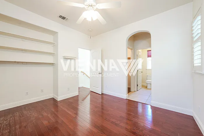 48 Villa Gardens Ct — Photo 10