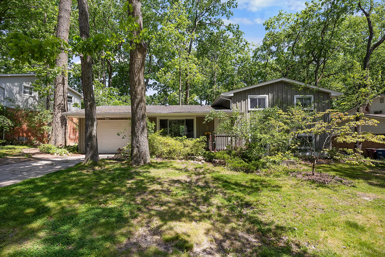 1126 Kuehnle Ave photo 1