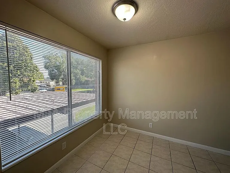 4642 S Arlington Park Dr #4 — Photo 3