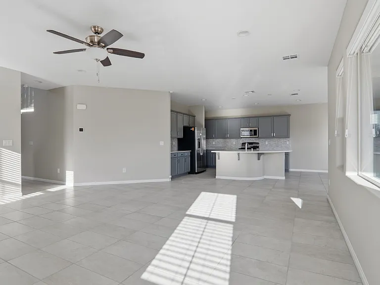 3158 Molinos Dr — Photo 13