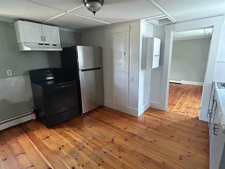 140 Court St #A — Photo 4