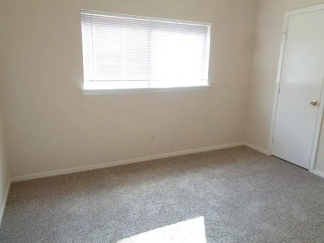 8402 Lone Bridge Ln — Photo 12
