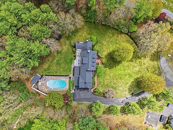4th image of 50 Lewis Farm Rd