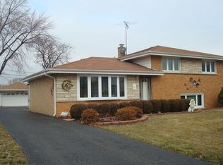 7842 W 74th Pl, Bridgeview, IL 60455