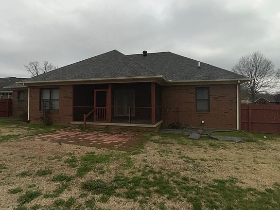 5th image of 608 Fairfield Dr