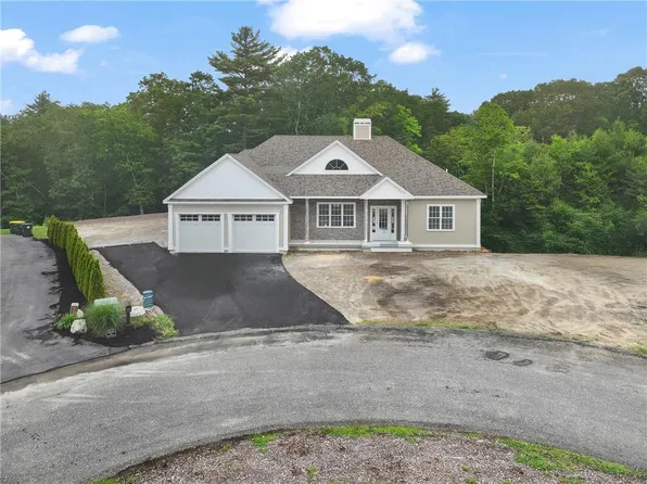 3 Lacey Ct, Smithfield, RI 02917