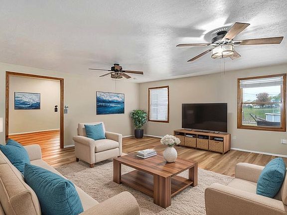 5th image of 555 Elm Grove Road