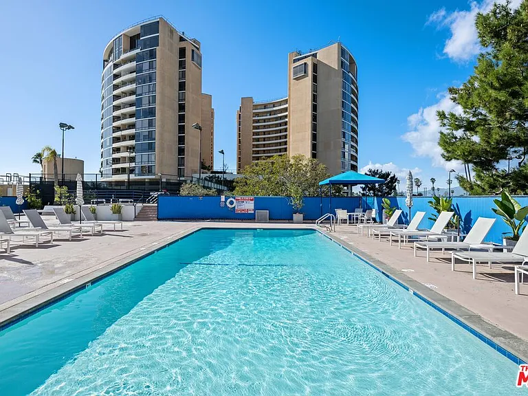 4316 Marina City Dr #1033 — Photo 37