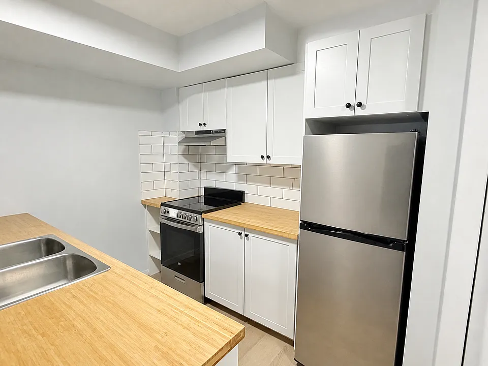 360 Tecumseh Rd W #370
